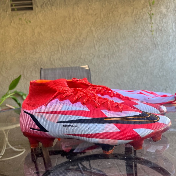 CR7 Mercriual “Chile Red” Cleats - Picture 2 of 8